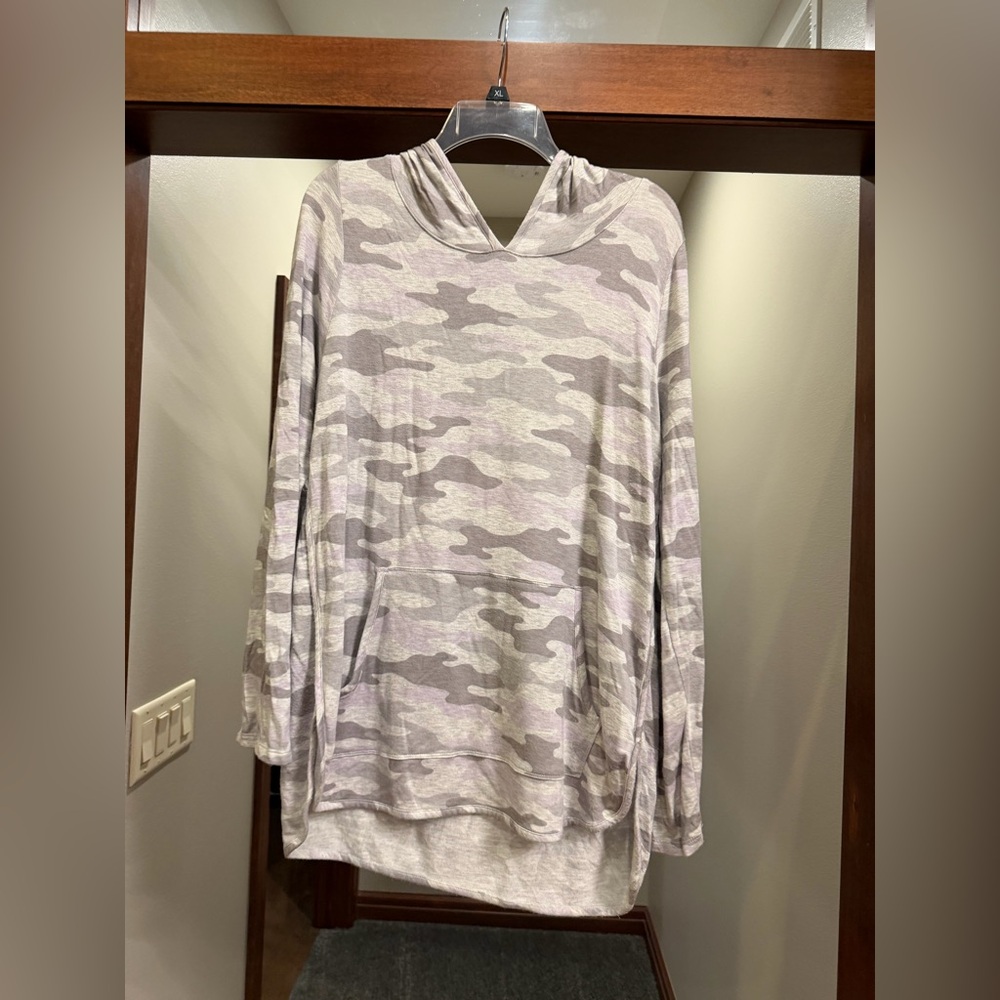 Market & Spruce Gray Camo Hoodie